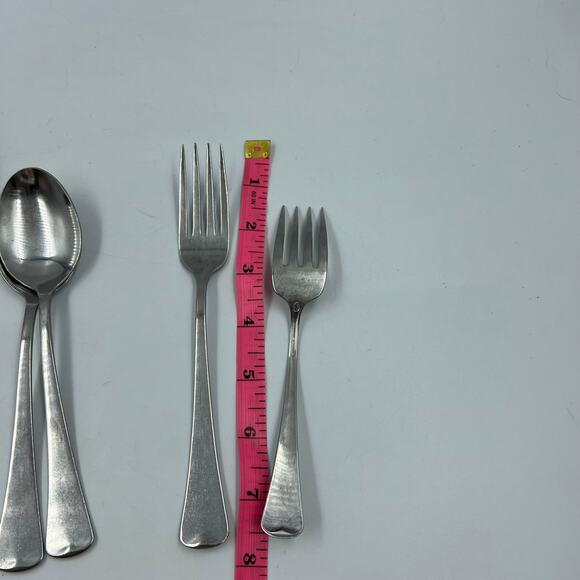 VTG 1881 Rogers Oneida Stainless American Artistry Pattern Set 3 Spoons 2 Forks - Picture 4 of 12